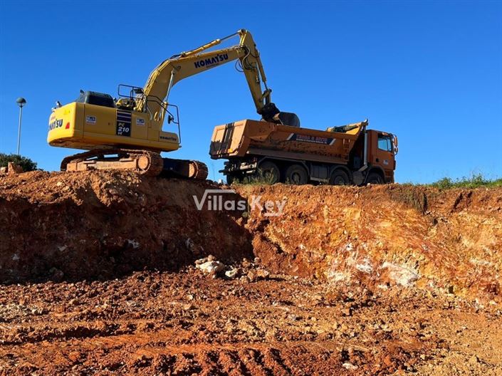 Image No.18-3 Bed House for sale