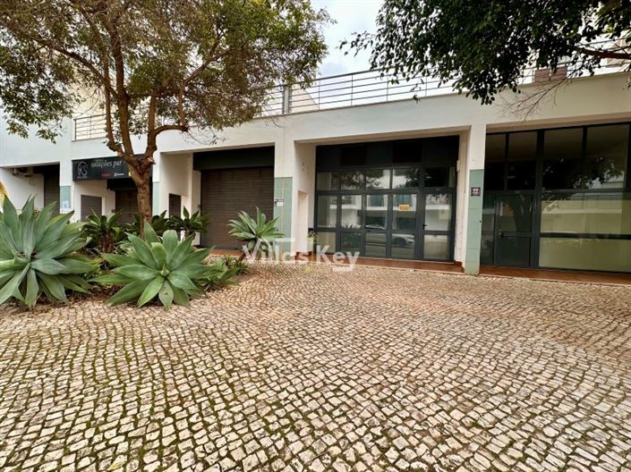 Image No.4-Commercial à vendre à Lagos