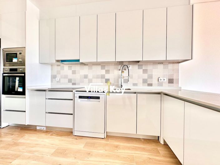 Image No.12-3 Bed Villa for sale