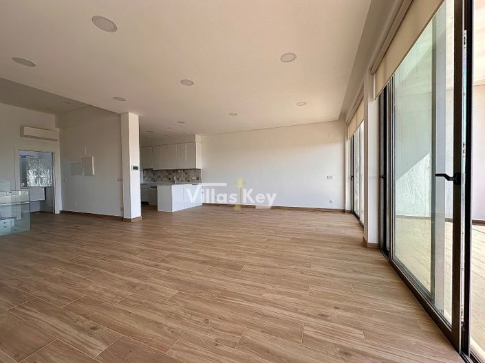 Image No.7-3 Bed Villa for sale