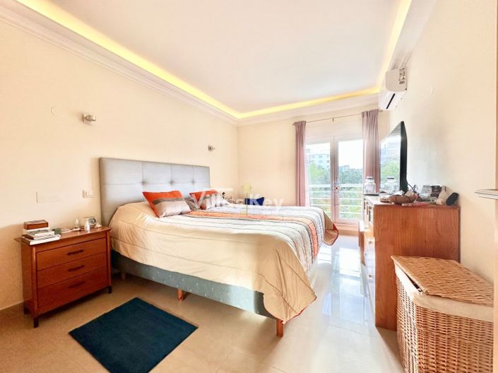 Image No.18-2 Bed Apartment for sale