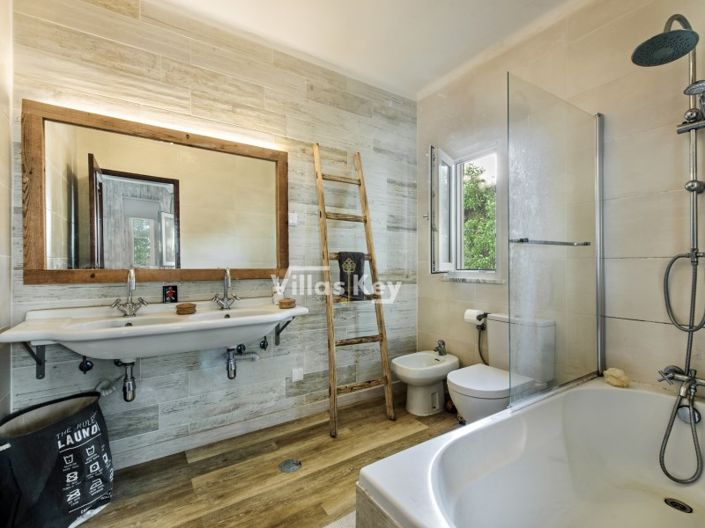 Image No.37-4 Bed House for sale