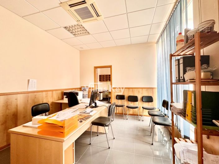 Image No.5-Commercial à vendre à Lagos