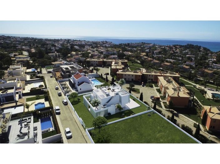 Image No.26-4 Bed House for sale