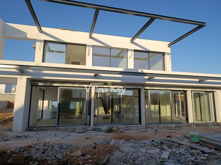 Image No.4-4 Bed House for sale