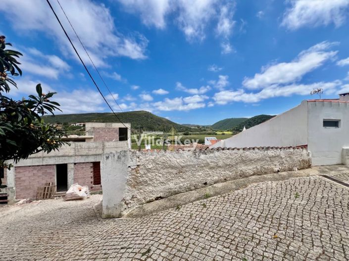 Image No.10-1 Bed House for sale