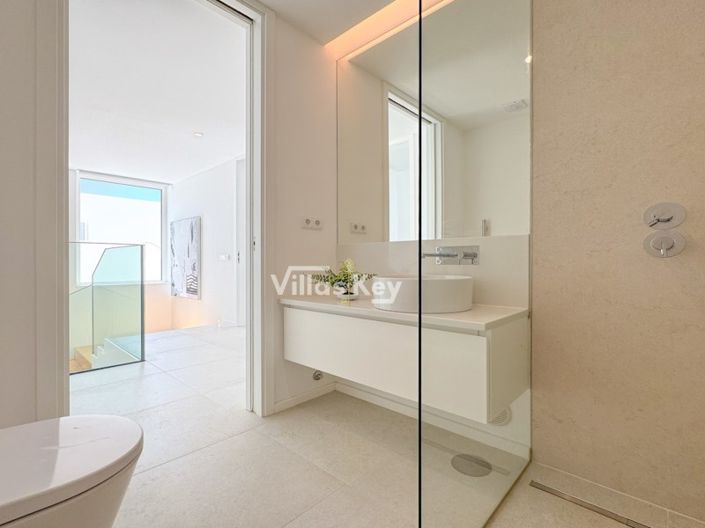 Image No.22-3 Bed House for sale