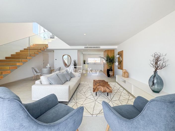 Image No.3-3 Bed House for sale