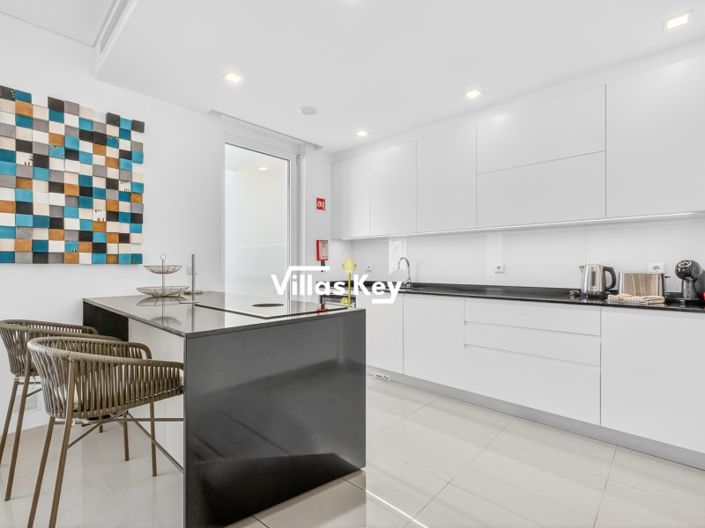 Image No.11-3 Bed Apartment for sale