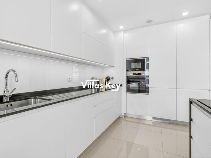 Image No.13-3 Bed Apartment for sale