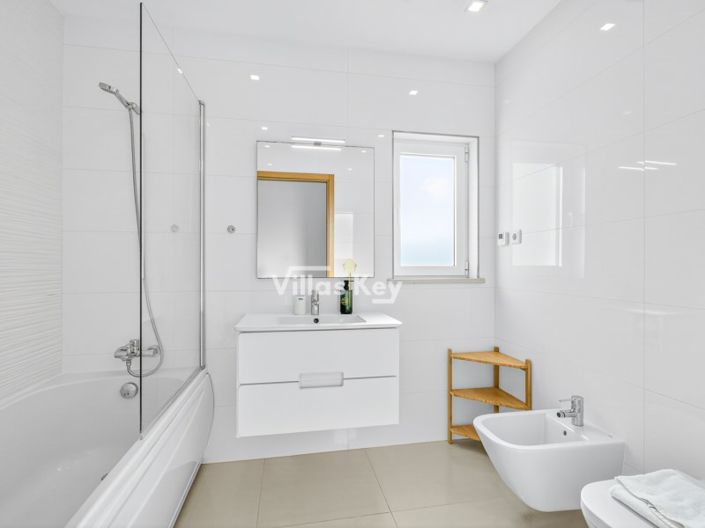 Image No.22-3 Bed Apartment for sale