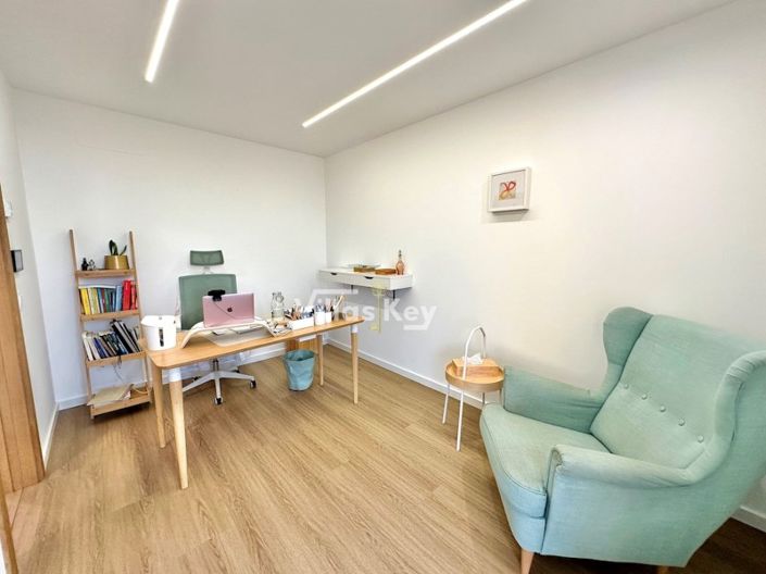 Image No.24-5 Bed House for sale