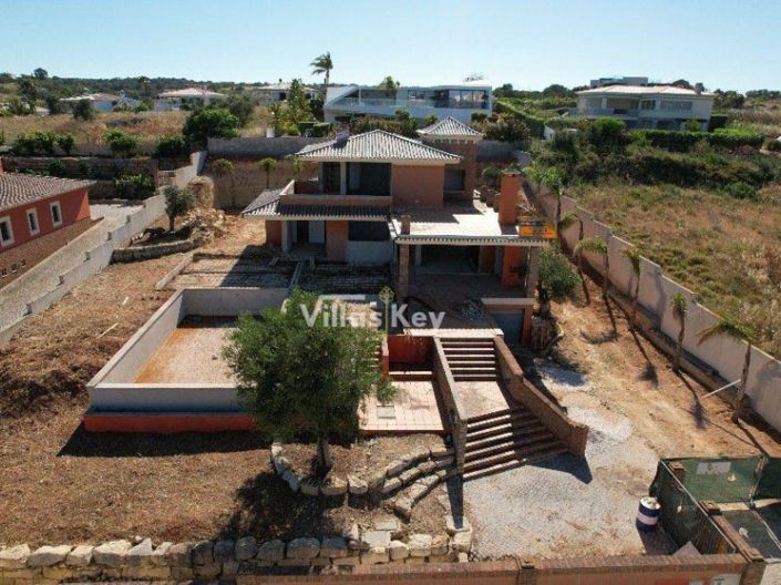 Image No.5-6 Bed House for sale