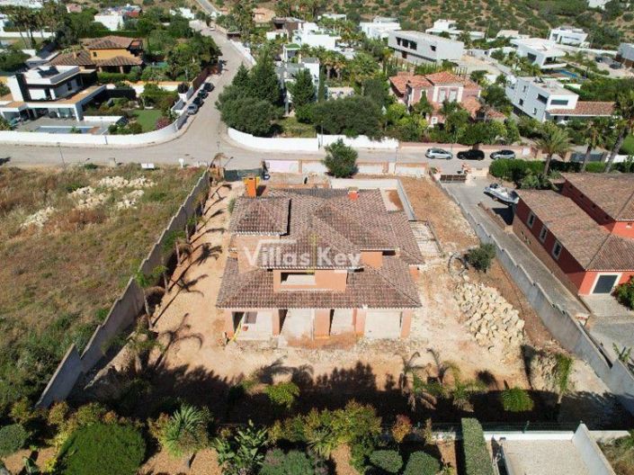 Image No.6-6 Bed House for sale