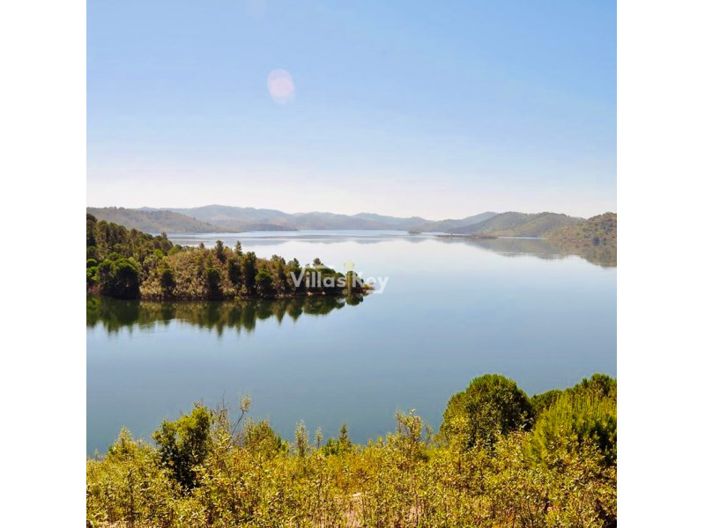 Image No.33-16 Bed Commercial for sale