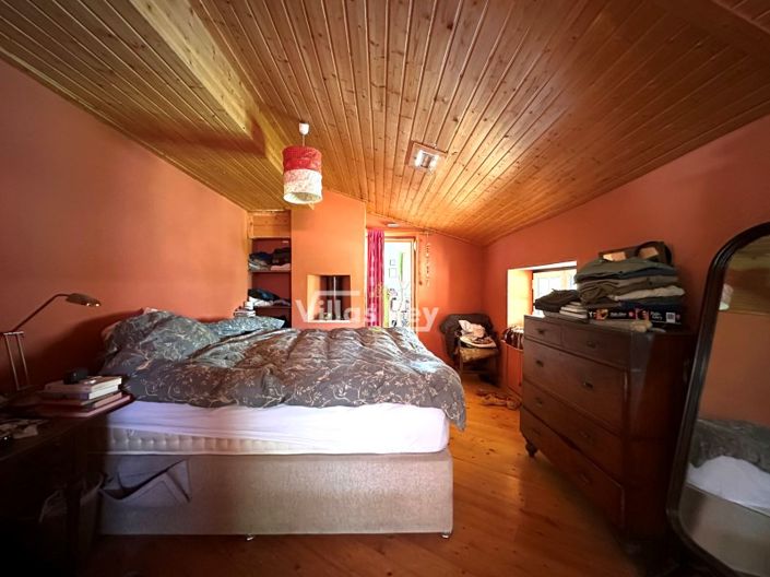 Image No.41-16 Bed Commercial for sale