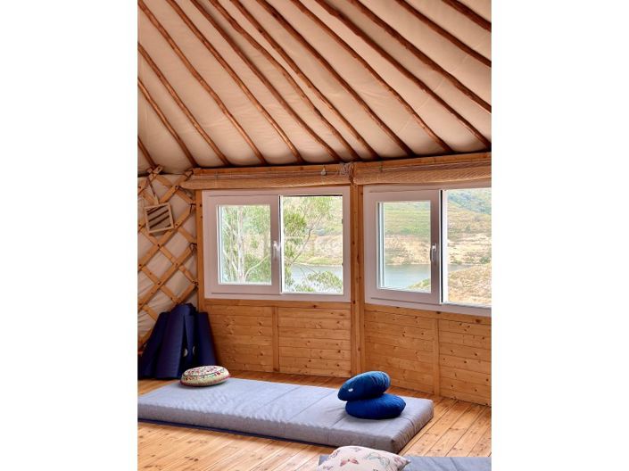 Image No.42-16 Bed Commercial for sale