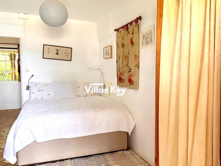 Image No.43-16 Bed Commercial for sale