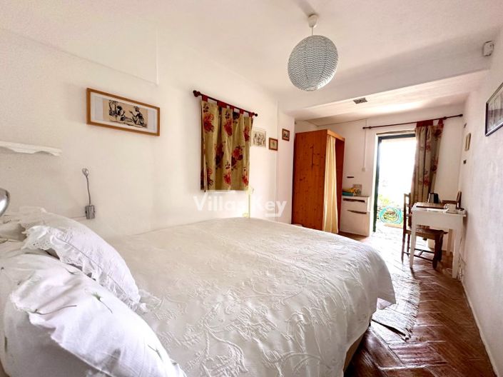 Image No.45-16 Bed Commercial for sale