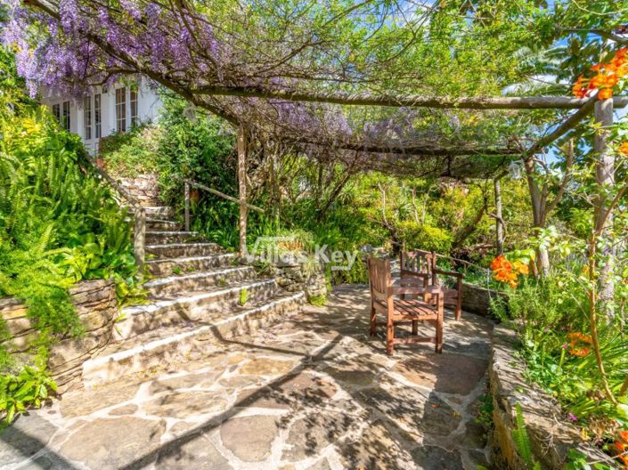 Image No.7-16 Bed Commercial for sale