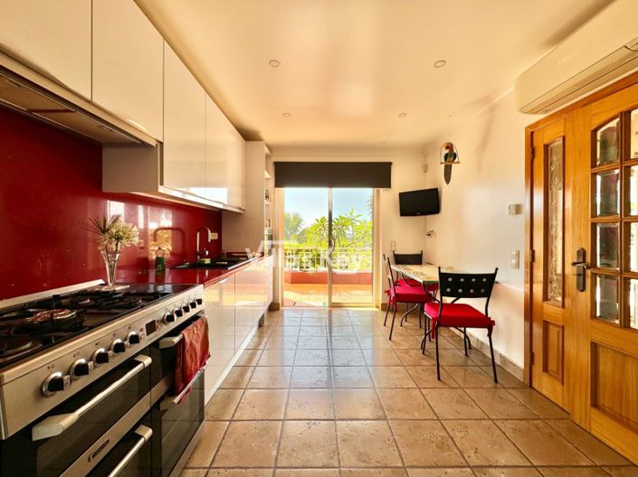 Image No.21-3 Bed House for sale