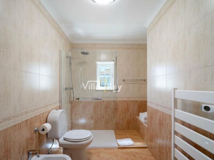 Image No.24-3 Bed House for sale