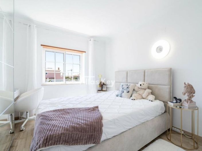 Image No.43-3 Bed House for sale