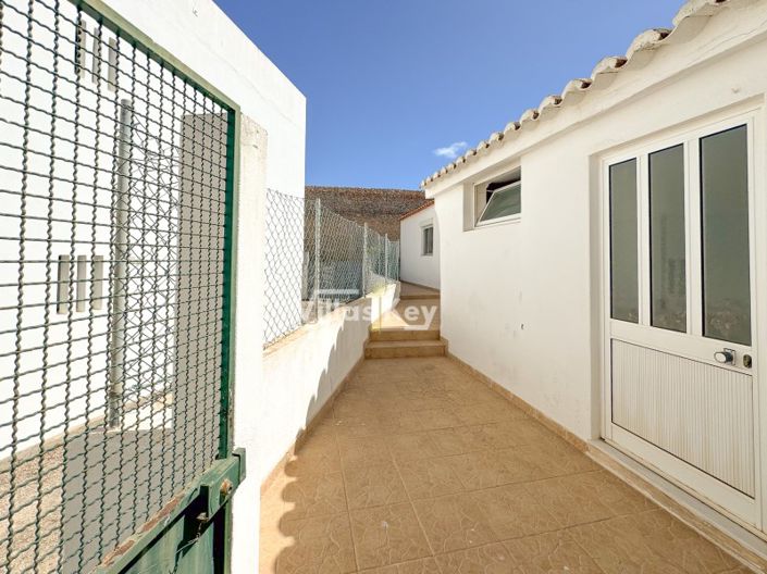 Image No.17-4 Bed House for sale