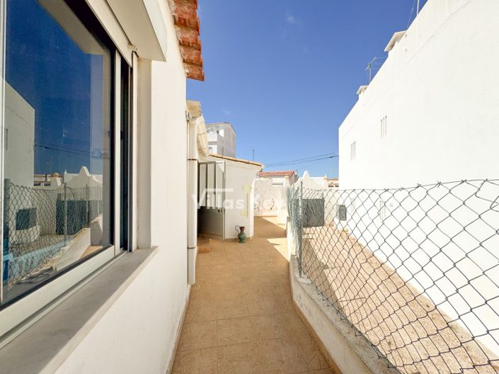 Image No.18-4 Bed House for sale