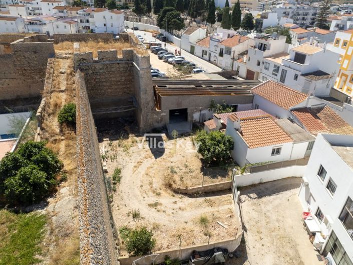 Image No.2-4 Bed House for sale