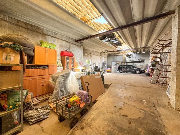 Image No.20-4 Bed House for sale