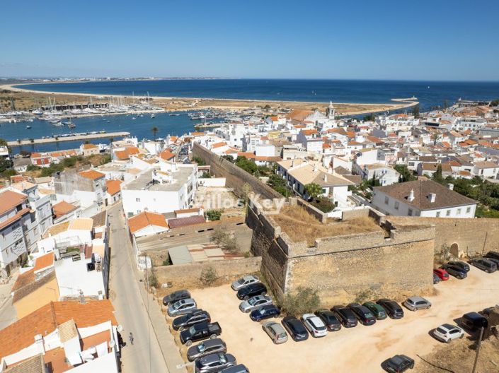 Image No.21-4 Bed House for sale