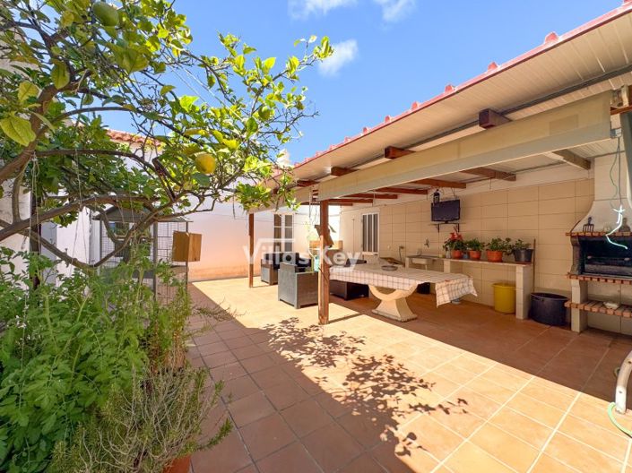 Image No.5-4 Bed House for sale