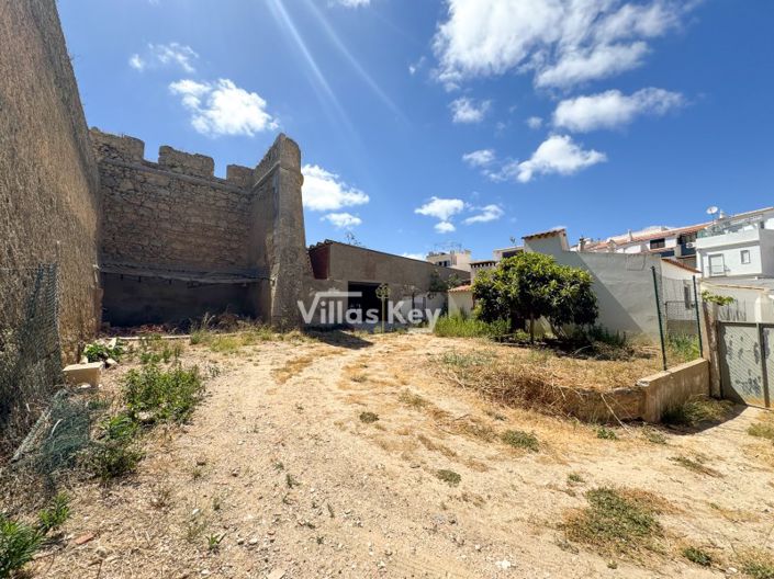 Image No.6-4 Bed House for sale