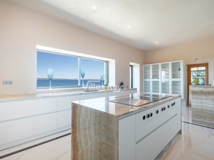 Image No.13-7 Bed House for sale