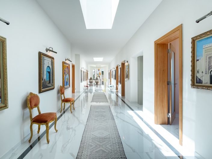 Image No.18-7 Bed House for sale