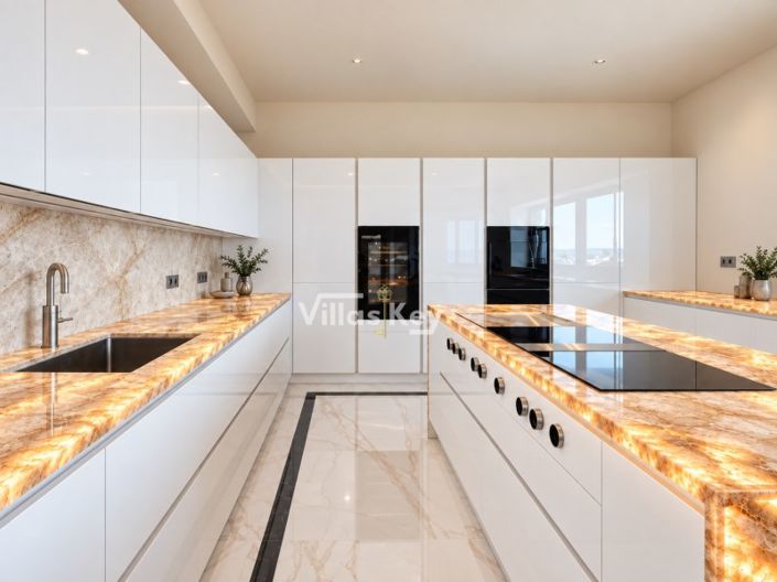 Image No.14-7 Bed House for sale