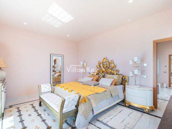 Image No.21-7 Bed House for sale