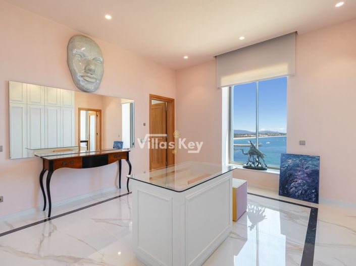 Image No.22-7 Bed House for sale