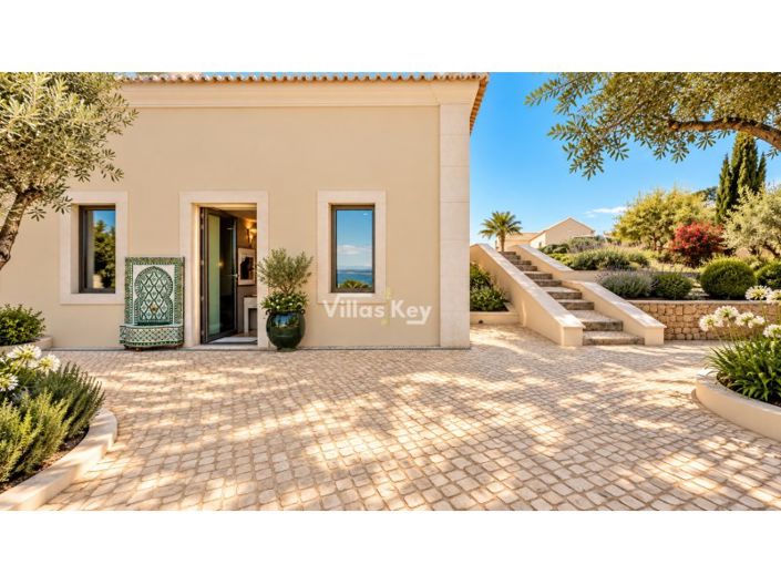 Image No.20-7 Bed House for sale