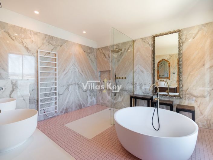 Image No.26-7 Bed House for sale