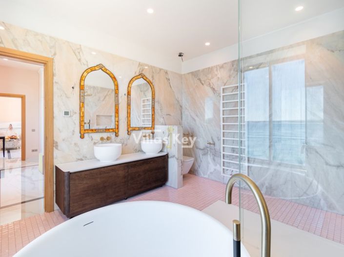 Image No.27-7 Bed House for sale