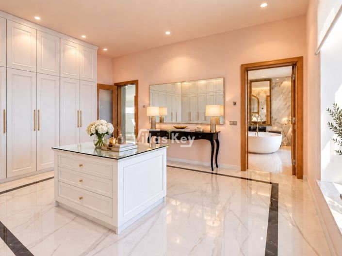 Image No.33-7 Bed House for sale