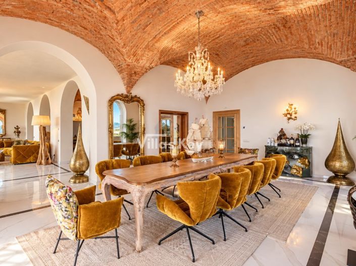 Image No.4-7 Bed House for sale
