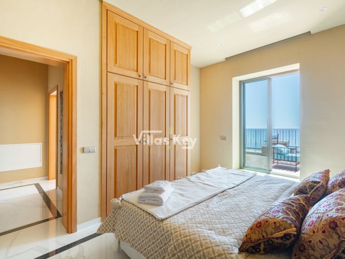 Image No.41-7 Bed House for sale