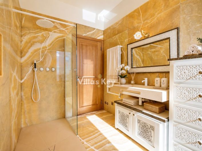 Image No.50-7 Bed House for sale