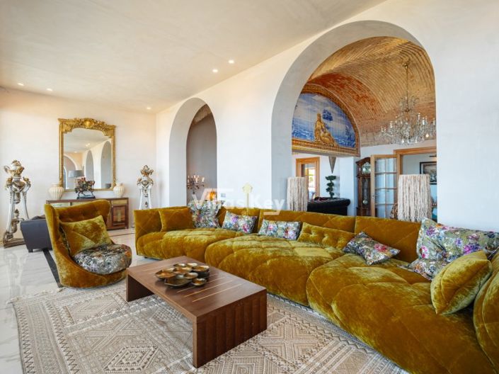 Image No.8-7 Bed House for sale