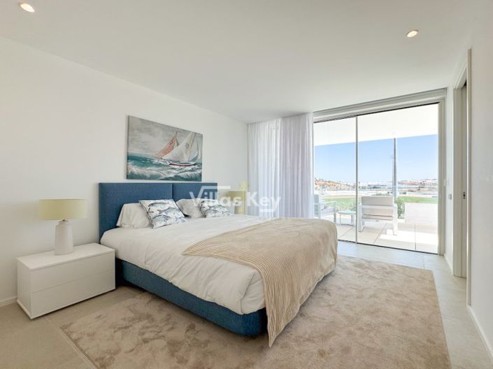 Image No.9-3 Bed House for sale