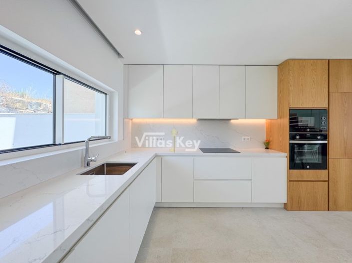 Image No.4-3 Bed House for sale