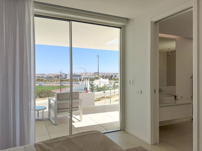 Image No.15-3 Bed House for sale